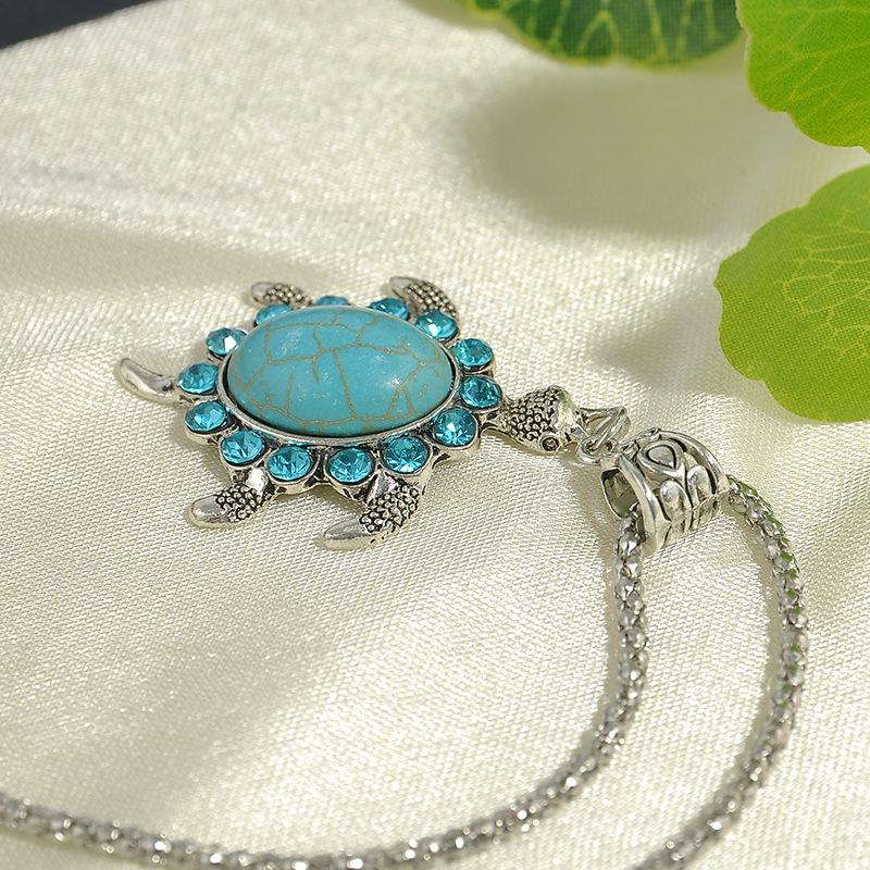 Fashionable Diamond Encrusted Turtle Turquoise Necklace Cute Blue Turtle Bohemian Sweater Chain Women's Jewelry Necklace Pendant