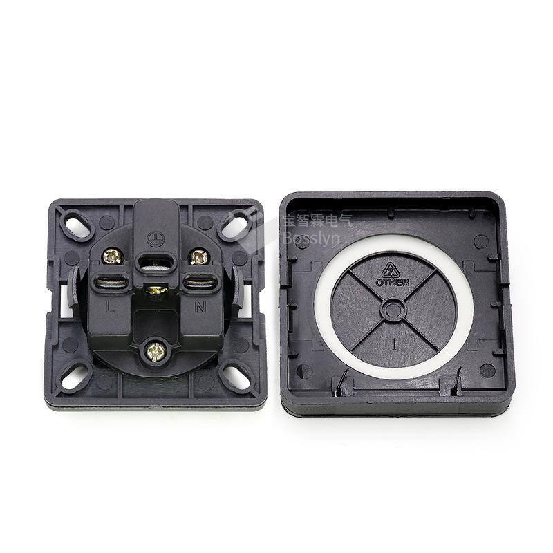 UK Standard Waterproof 13A Outdoor Socket with Square Cover for Construction and Industrial Use