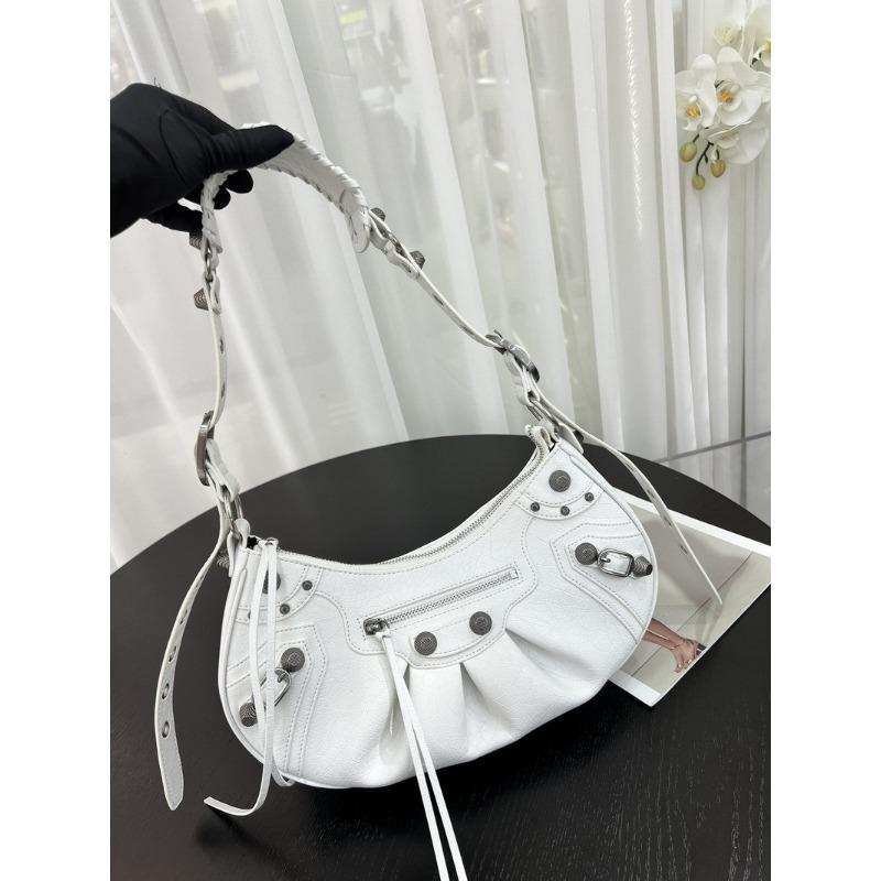 New high-end locomotive bag pleated rivet crescent bag Spice girl bag crossbody shoulder handbag bag female