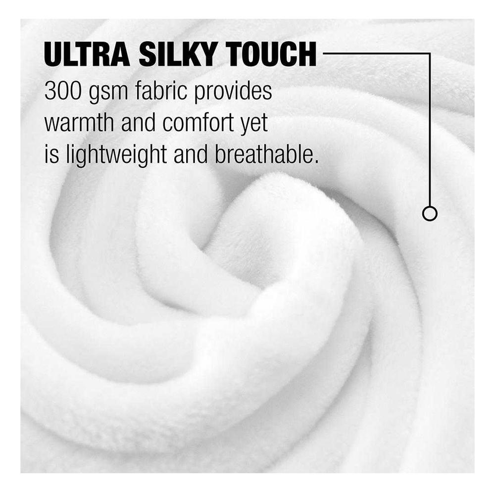 JQ Licensing Silky Wolf Howl Moon Pattern Supersoft Blanket