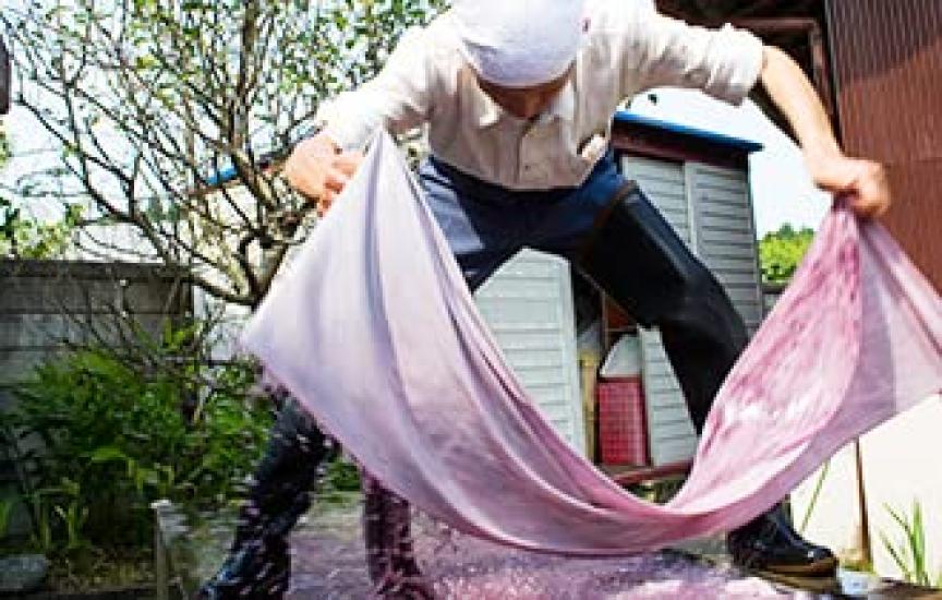 Chikusen Japanese Tenugui Japanese Folktale The Return of Favor 34cm x Made in Japan Hand-Dyed Towel, Series Crane's [Approx. 93cm],