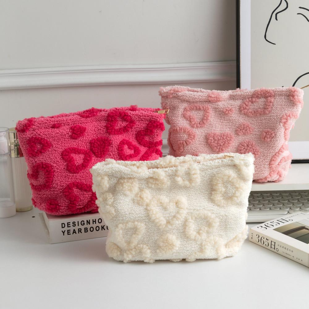 Plush Heart Pattern Travel Makeup Bag With Zipper For Women And Gift Use