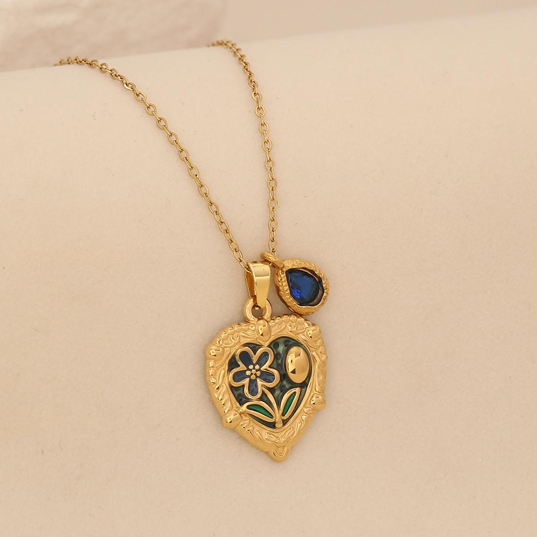

Fashionable new elegant rose heart-shaped pendant necklace, vintage light luxury neck jewelry