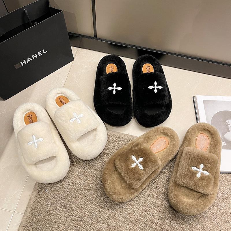 Internet Celebrity Explosion Mao Mao Slippers Women's Slope Heel Wear 2025 Autumn and Winter New Fashion High Sense Thick Bottom One Word Cotton Drag