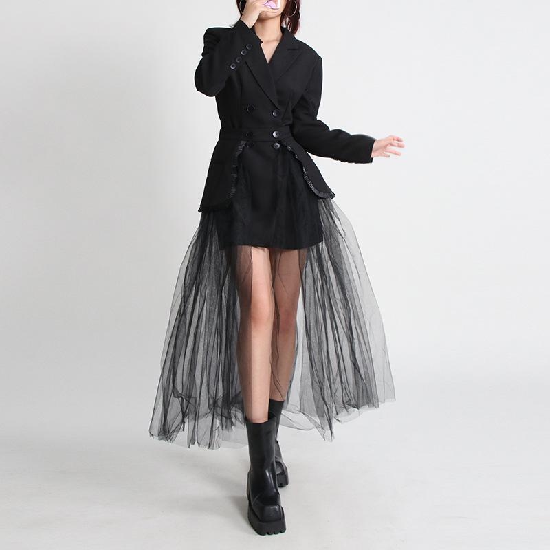 

Тренд лета 2025 года: Повседневный комплект из двух предметов: сетчатая плиссированная юбка и длинный блейзер Small чёрный