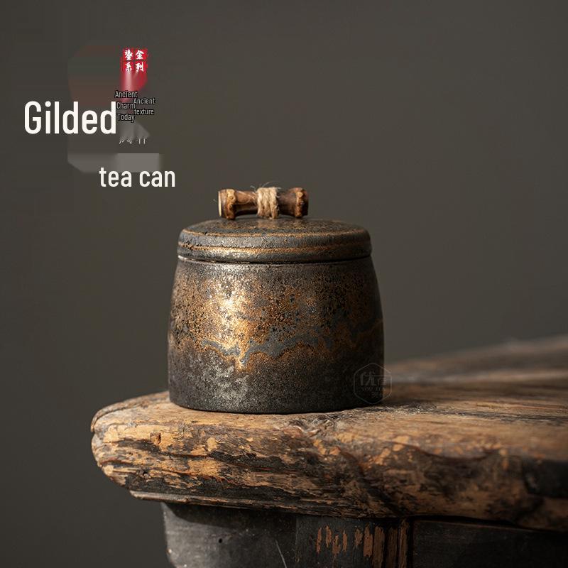 Gilded Ceramic Tea Storage Jar for Pu'er and White Tea - Small Retro Chinese Design