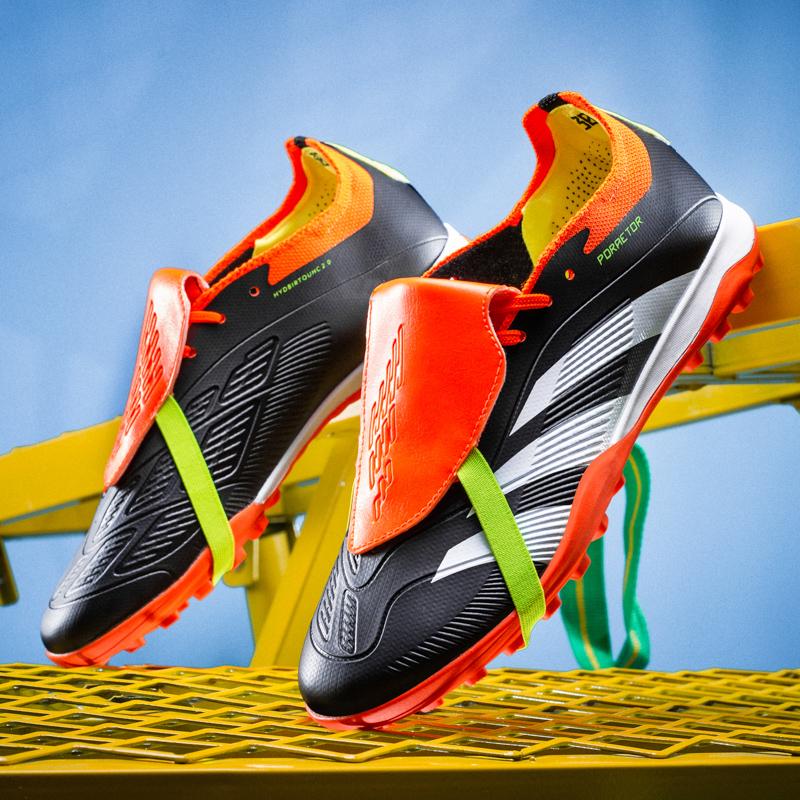 New Autumn High Quality Adult Football Shoes Lightweight Versatile Low Cut Sports Shoes Balanced and Flexible Nail Shoes