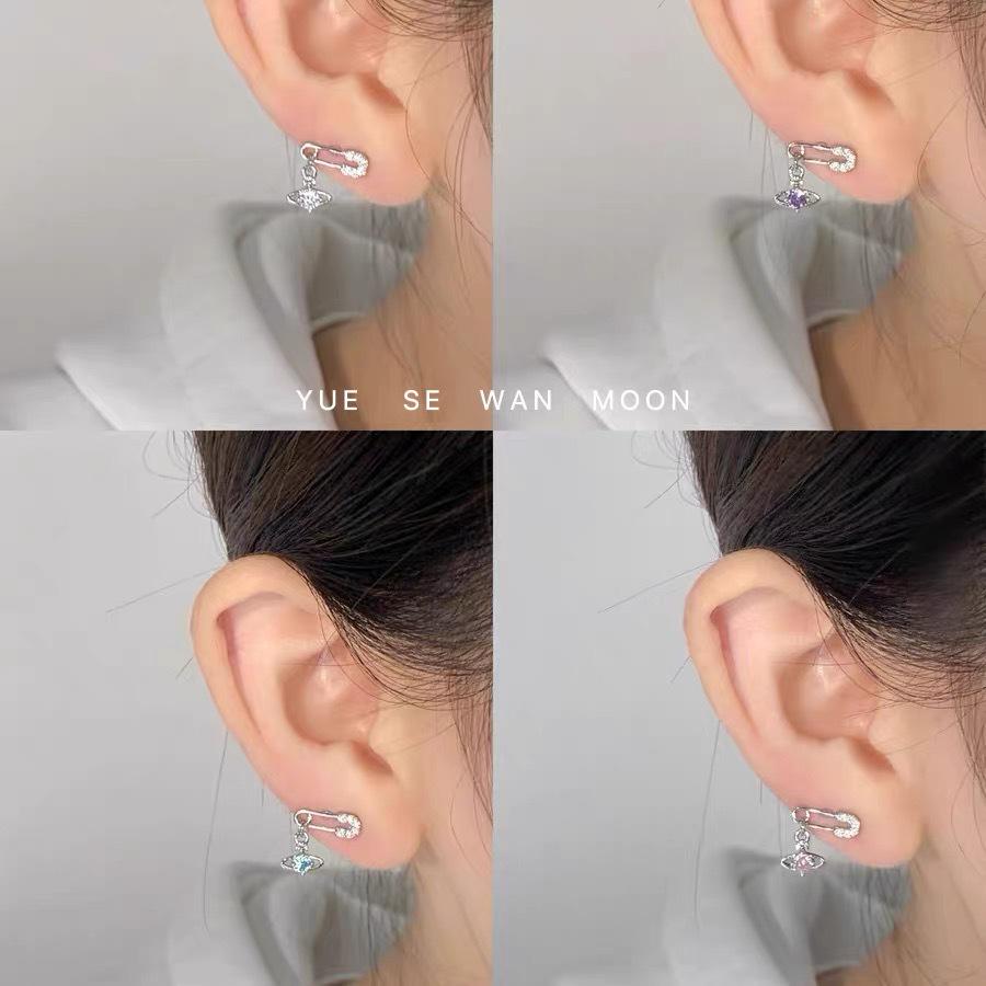 Versatile Titanium Saturn Stud Earrings – Super Shiny, Sleep-Friendly, Japanese-Korean Style for Cartilage or Piercing