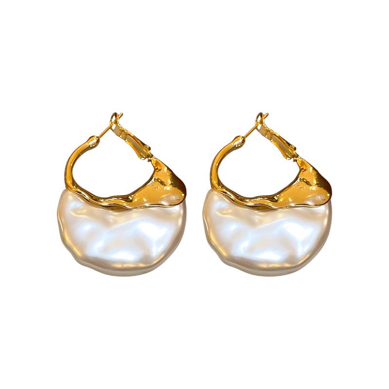Silver Needle Pleated Bag Pearl Earrings - French Elegance, High-End Versatile Accessories for Women