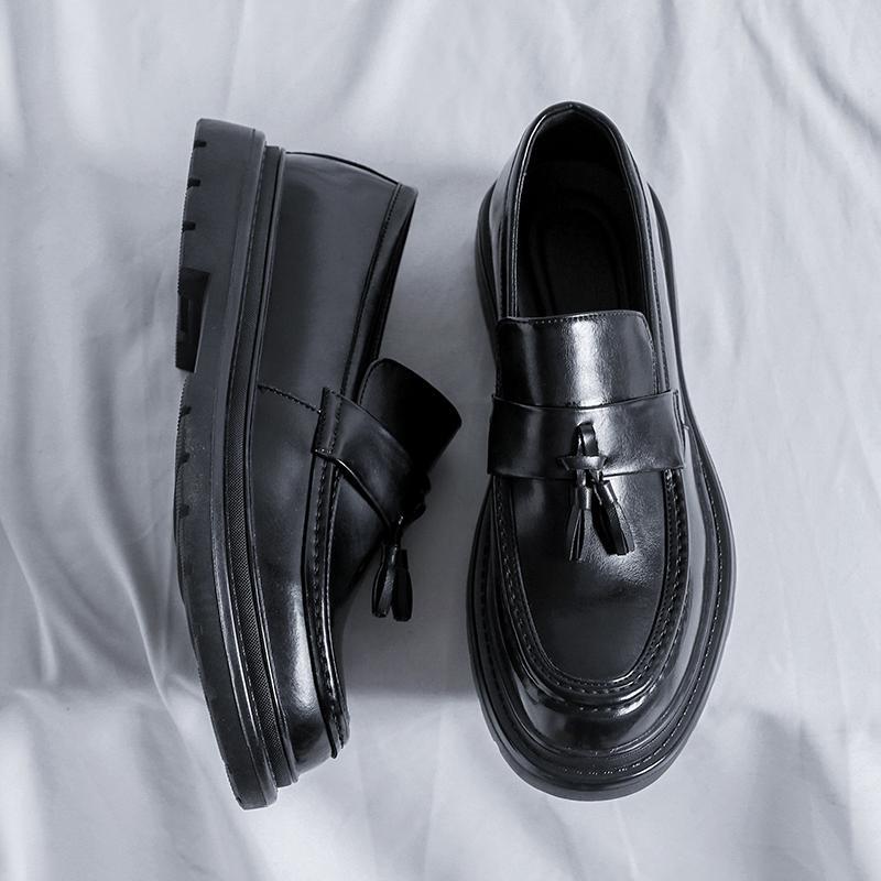 

Men s shoes fringed leather shoes men s fashion foot casual shoes trendy business dress small leather shoes men s loafers 44 чорний