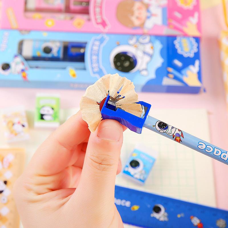 Cartoon Stationery Set: Five-Piece Pencil Kit for Primary School Students - Includes Children's Learning Supplies and Small Gifts.