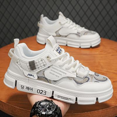 Herrenschuhe 2025 neu Sommer Freizeit Sport Nische origineller Trend Board Schuhe dicke Sohle erhöhend abriebfest kleine weiße Trendschuhe