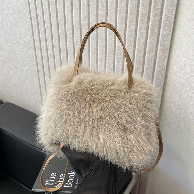 

New plush bag imitation fox hair messenger bag fashionable versatile autumn and winter wool bag shoulder bag 24*18*10cm