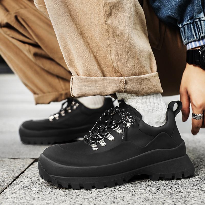 Fashion Quality Black and white casual men's sports shoes Minimalist designer style Daily street walking Handsome young outdoor shoes