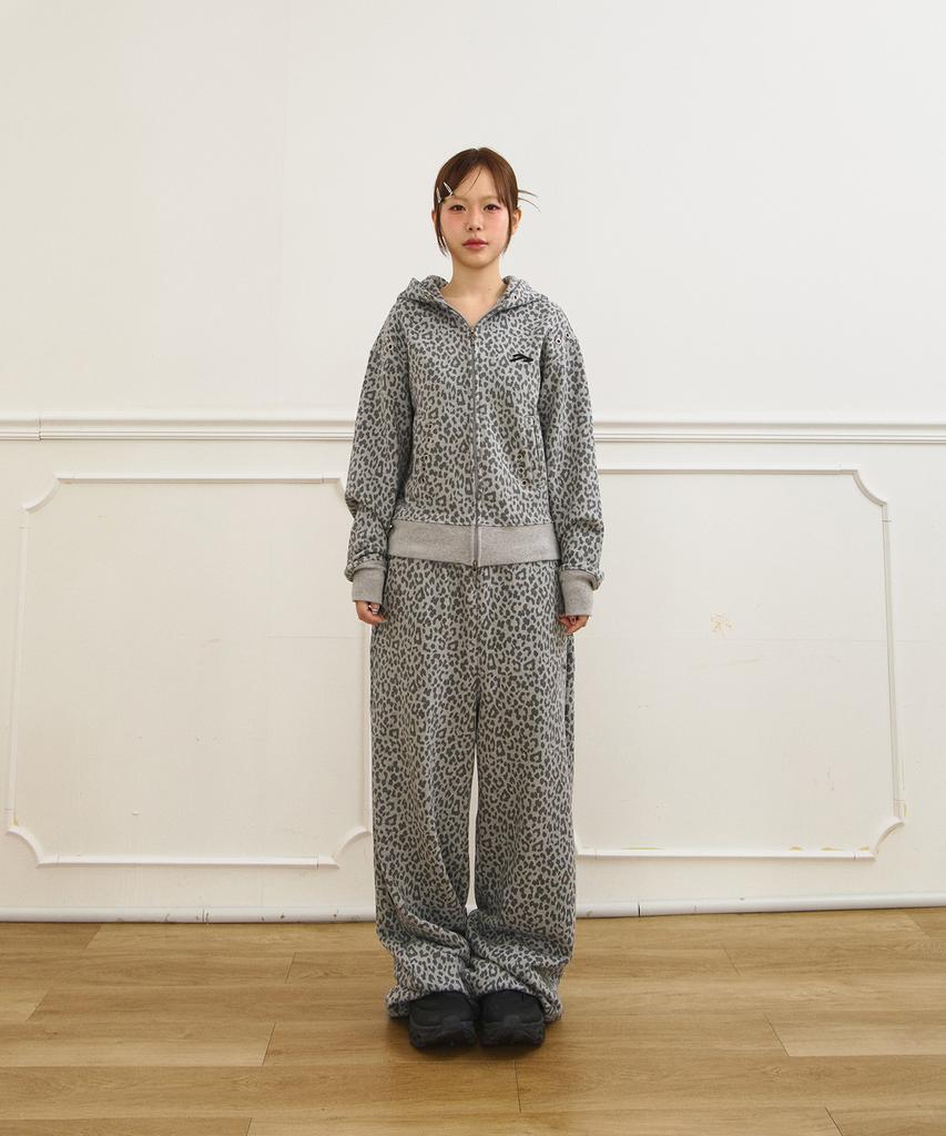 Tansanmageunesyum Juyoung X Tansan Studded Sweatpants (Leopard Gray)