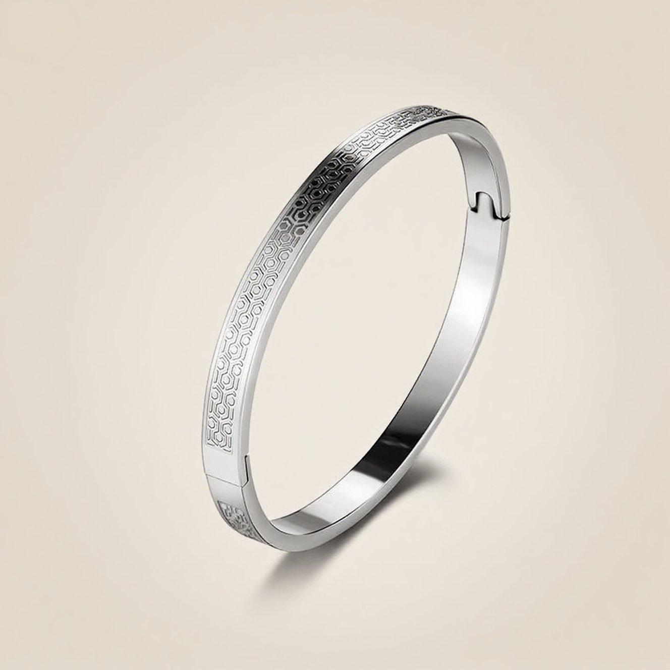 Women s Colorfast Titanium Steel Rhombus Etched Bracelet