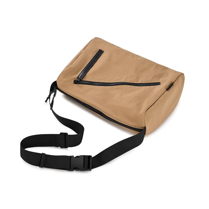Large Capacity Crossbody Bag Commuter Lightweight Nylon Shoulder Bag