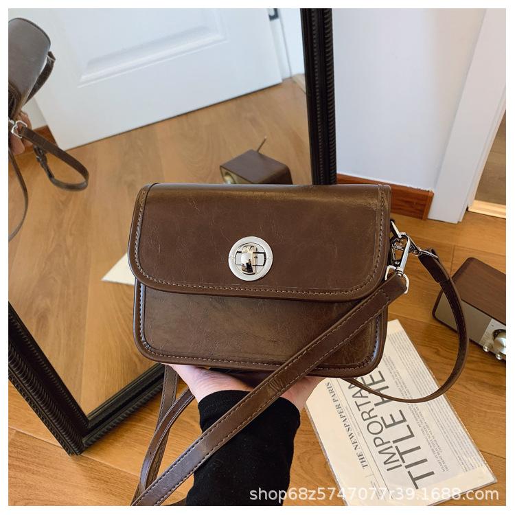 Collegiate Style Retro Crossbody Bag Women's 2025 New Commuter Bag Literary and Casual Large-capacity Shoulder Bag Small Square Bag