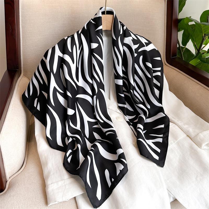 Women Spain Brand Design Scarf Fashion Leopard Zebra Silk Scarves Square Small Handkerchief Neck Snood Bag Hijab Snood 90*90Cm