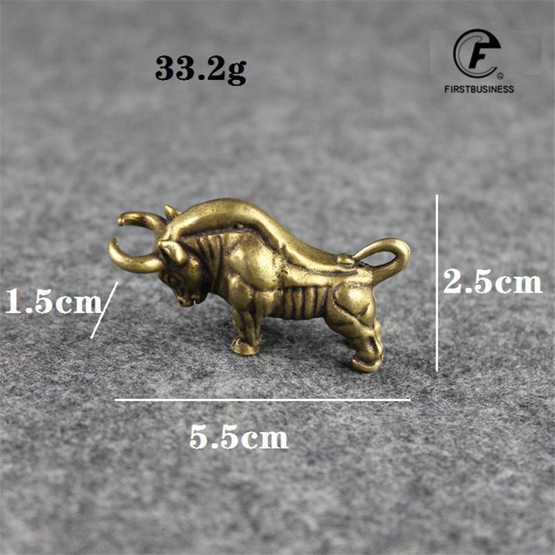 Retro Copper Animal Home Decor Brass Wall Street Bull Figurines Sculpture Car Keychain Pendant Accessories Cow Statue Desk Decor