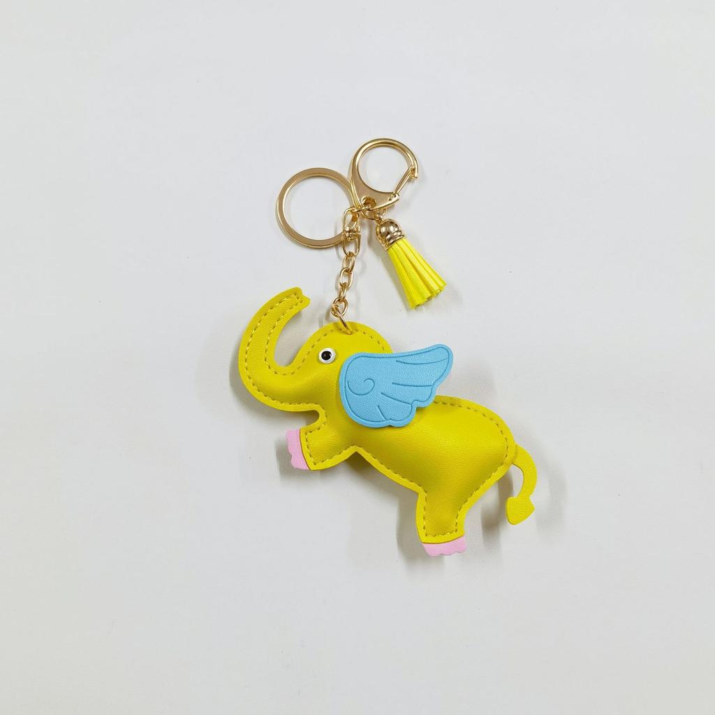 Creative flying elephant car keychain pendant leather bag pendant cute personalized car rearview mirror schoolbag pendant