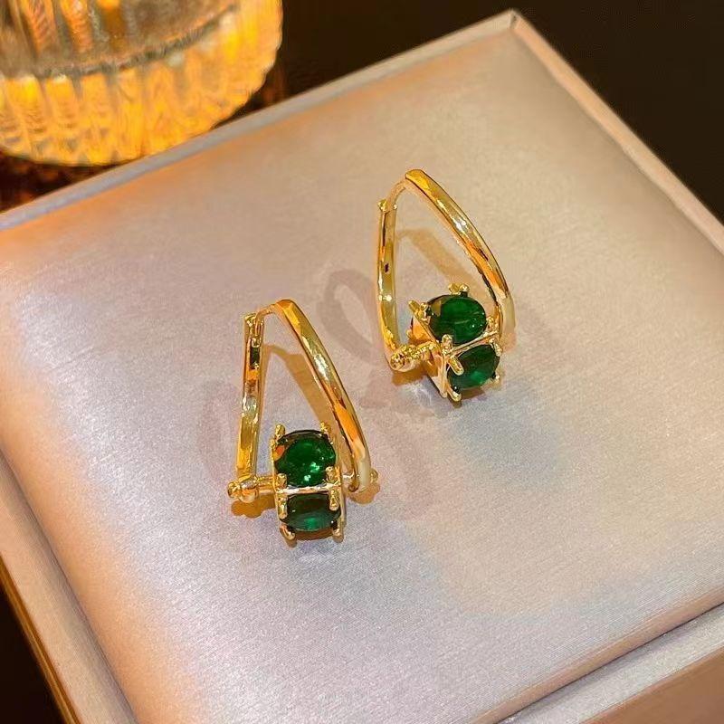 Light Luxury Niche Design, High-end Earrings, Small and Exquisite, Rotatable Zircon Ear Buckle, Women's Versatile Earrings