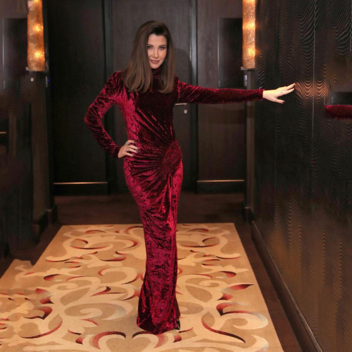 

Осеннее платье 2025 года из темно-зеленого бархата с высоким разрезом, украшенное звездами, асимметричное длинное платье Medium