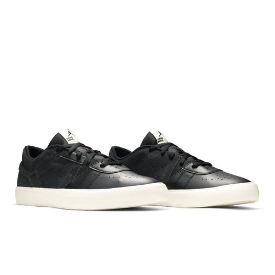 

Air Jordan Серия.01 Антрацит CV8129-001 EU 45 белый/чёрный