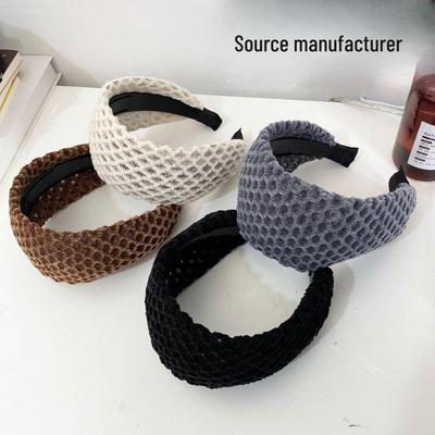 Bentita pentru femei cu boruri late: Design elegant anti-alunecare cu piepteni, ideal pentru spălarea feței, culoare albă