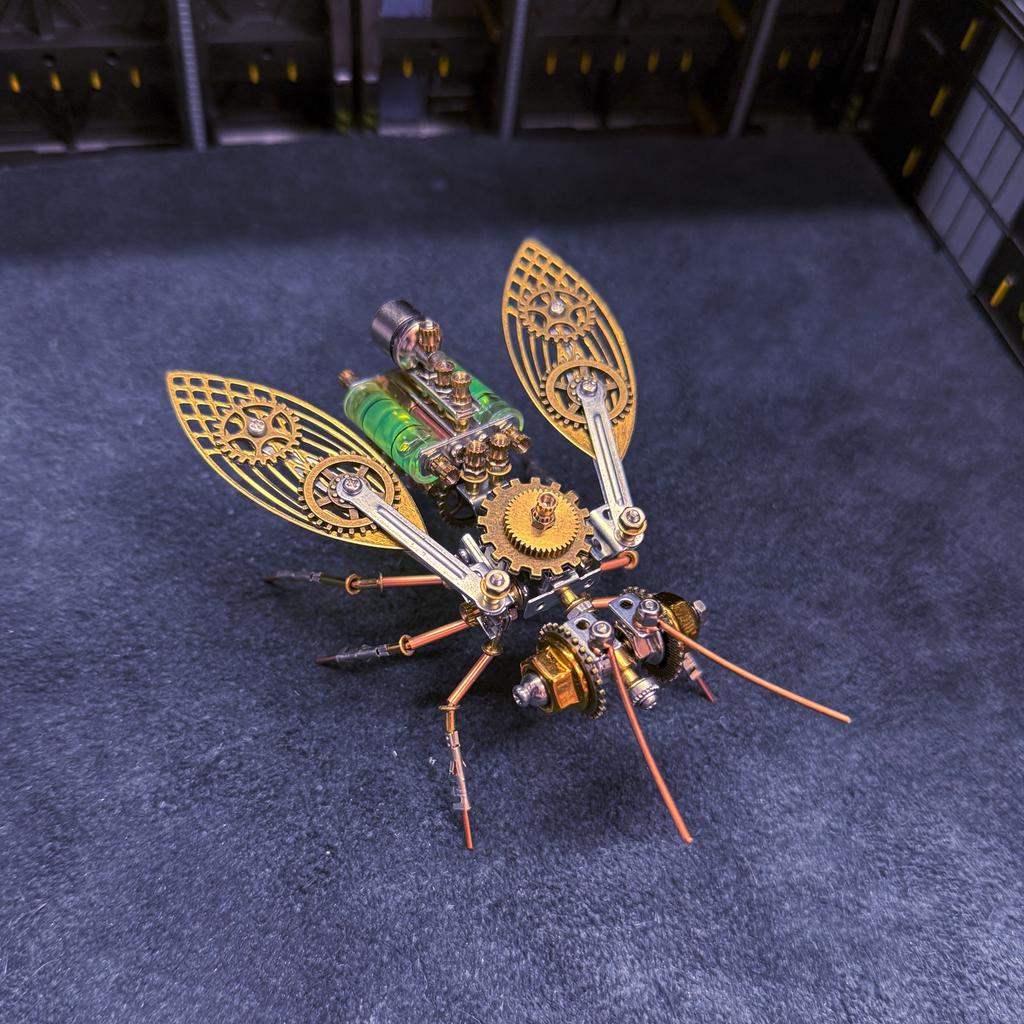 Steampunk 3D Metal Bee Brain Teaser DIY Insect Puzzle Kit, Model Building Craft for Adults, Unique Home Office Desktop Ornament