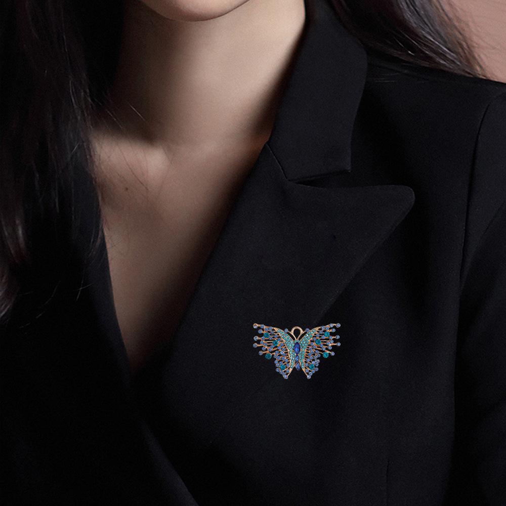 European-American Creative Butterfly Brooch: Colorful Diamond-Inlaid Alloy Chest Ornament