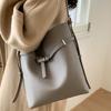 High Appearance, Large Capacity Bucket Bag, Autumn and Winter New Retro Commuting Crossbody Bag, Niche High-end Tote Bag