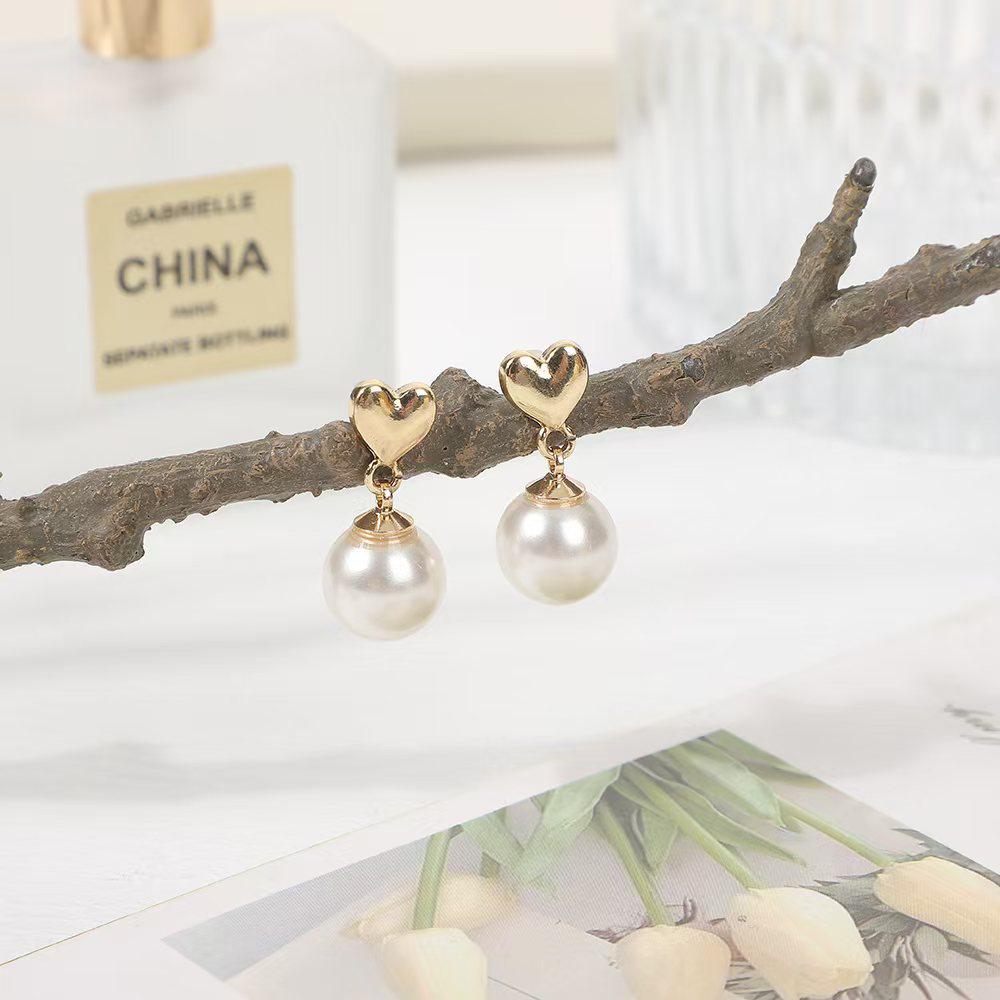 Korean Style Gold Heart Pearl Earrings - Luxurious High-End Design and Bestseller Appeal