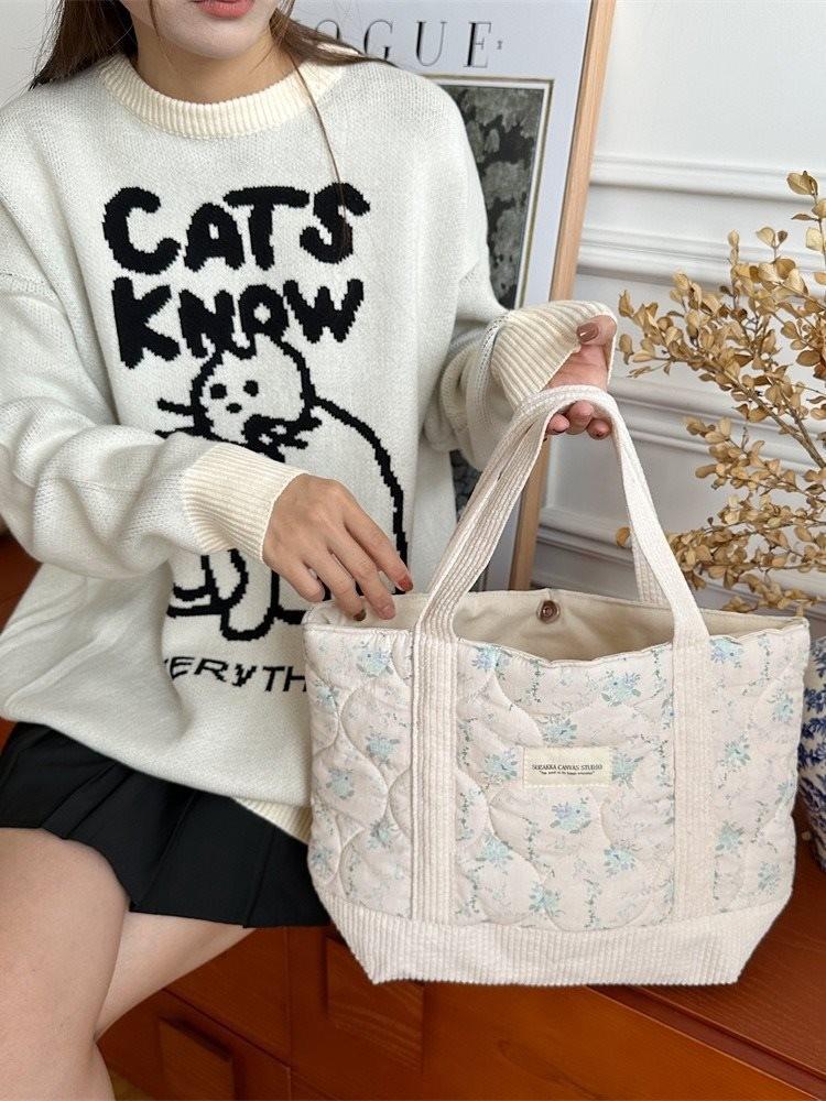 Stylish Canvas Tote Bag With Floral Patchwork Design For Casual Shopping And Commuting