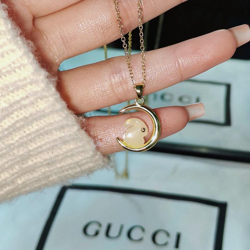 Golden Jade Rabbit Necklace Women s Light Luxury Retro Style Niche Premium Design Clavicle Chain Manufacturer