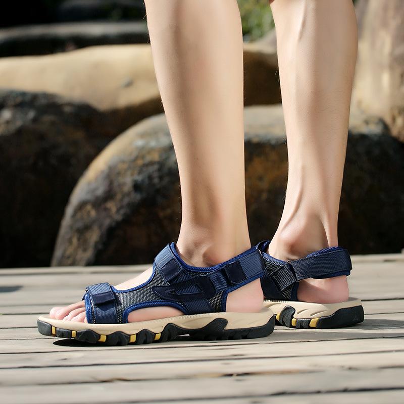 Large size men's shoes 2021 summer new fashion trend breathable sandals Korean version personalized simple beach shoes men