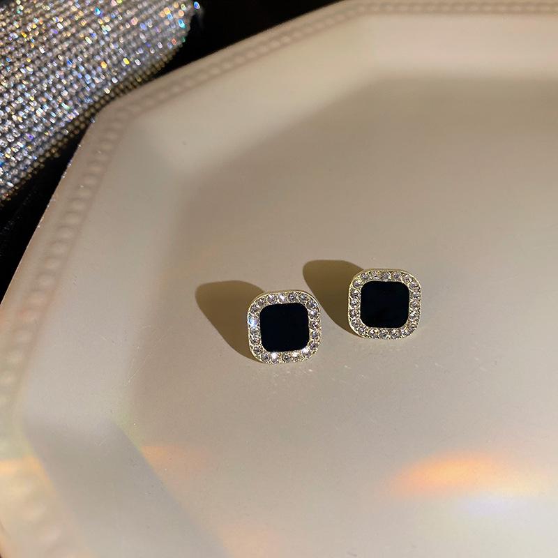 

Черные серьги с жемчугом Камелия: Высококачественный ретро французский стиль с иглой из серебра 925 пробы 925 Silver Needle