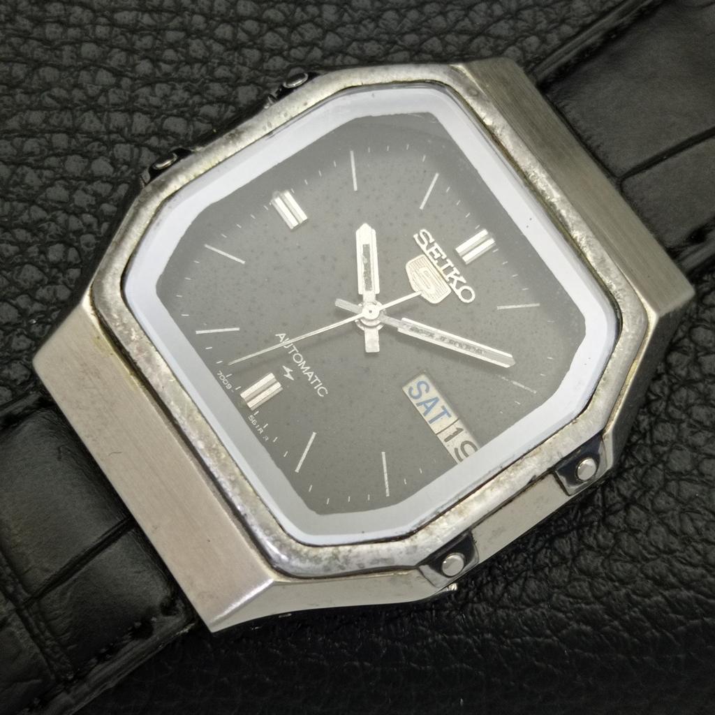 Seiko 5 AUTOMATIC JAPAN MENS 7009A VINTAGE ORIGINAL DIAL WATCH A702385-5 R124-a702385