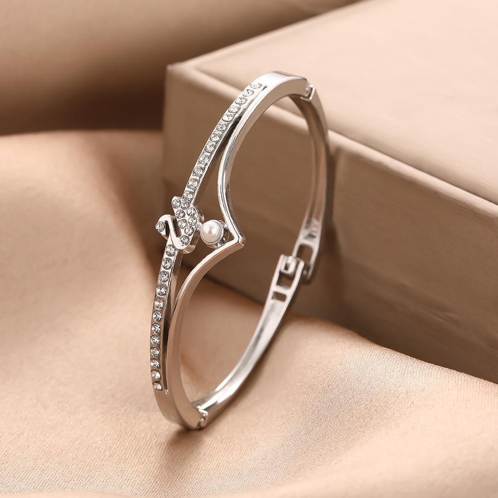 New fashion swan shape simple personality niche light luxury diamond design bracelet alloy butterfly jewelry