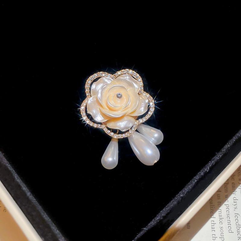 Diamond Flower Pearl Earrings Necklace Brooch French Elegant Temperament Jewelry Set Light Luxury High-end Jewelry Women