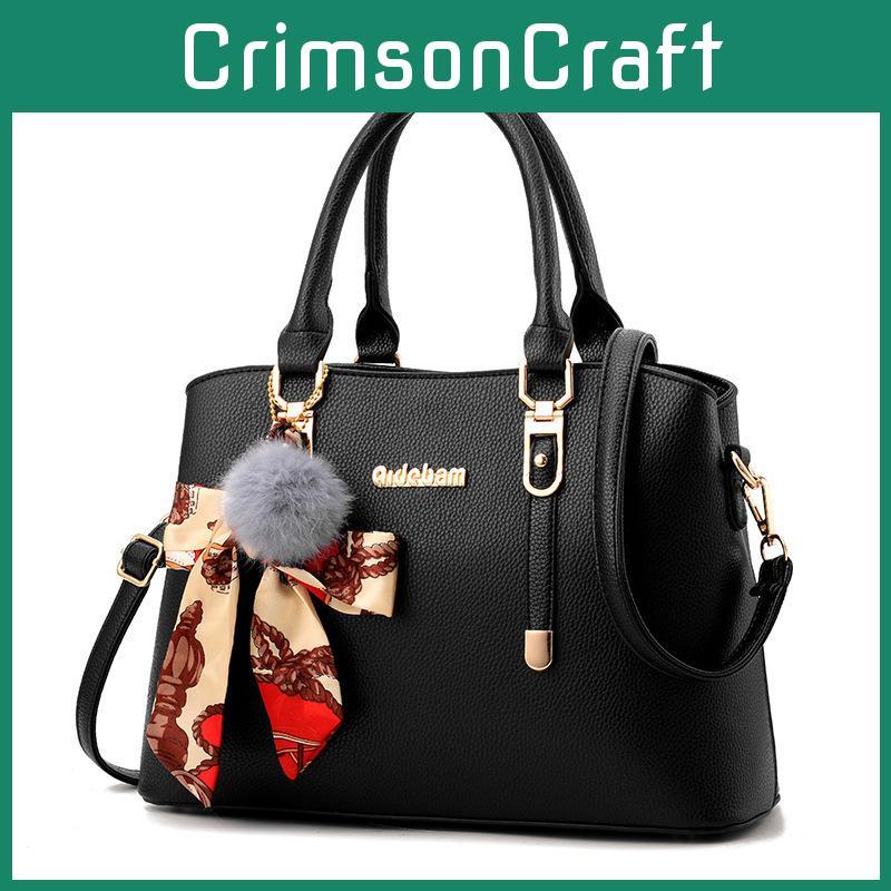 Casual Chic Handbag With Zipper Closure And Multiple Inner Compartments