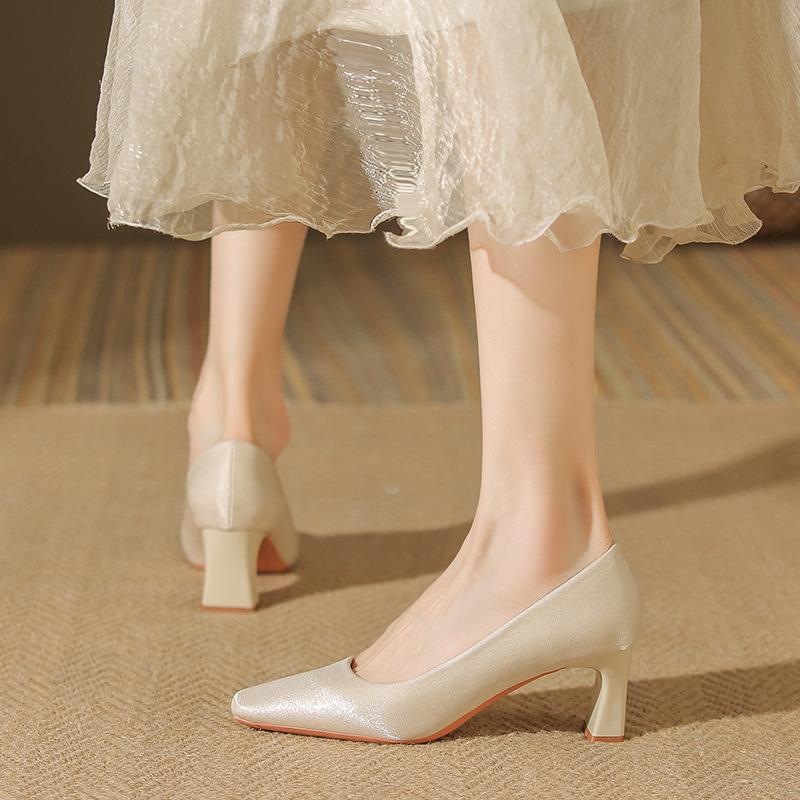 7607 French retro square head thick heel single shoes women's spring and autumn new high heels commuting versatile single shoes women