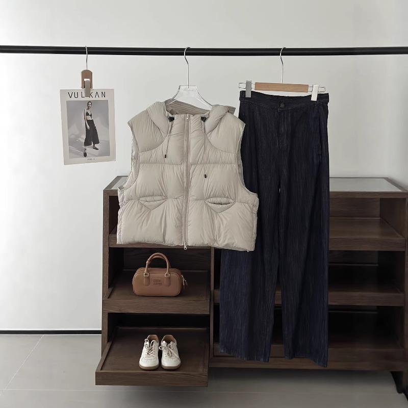 Autumn and winter new white goose down vest women's small hooded loose short puff vest