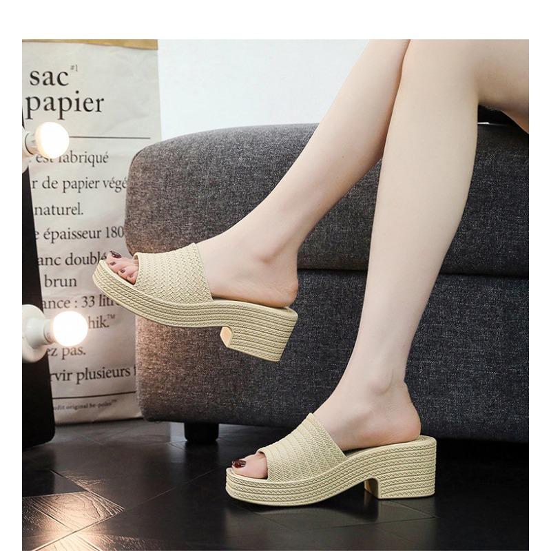 Léto Nové Silná podrážka Vysoký podpatek Francouzské svrchní oblečení Protiskluzové Dámské sandálové pantofle Lehké tlusté podpatky One Line Shower Vyvýšené pantofle