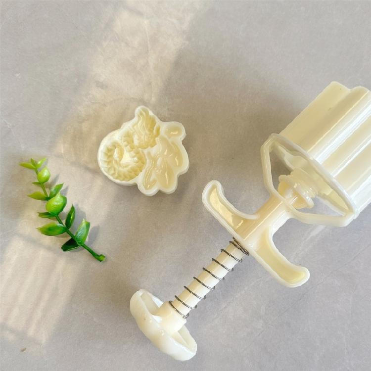 Dragon Pattern Moon Cake Mold Pastry Tool Hand Press Cookie Dessert Cutter Bakings Tool for MidAutumn Festival Easy Use