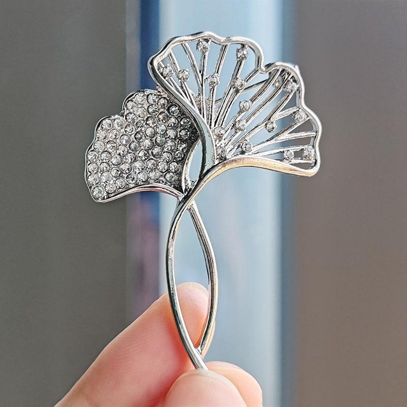 Ginkgo Biloba Brooch, High-End Female Luxury Temperament, Design Sense, Niche Flash Diamond Pin, Exquisite Suit Corsage Accessories