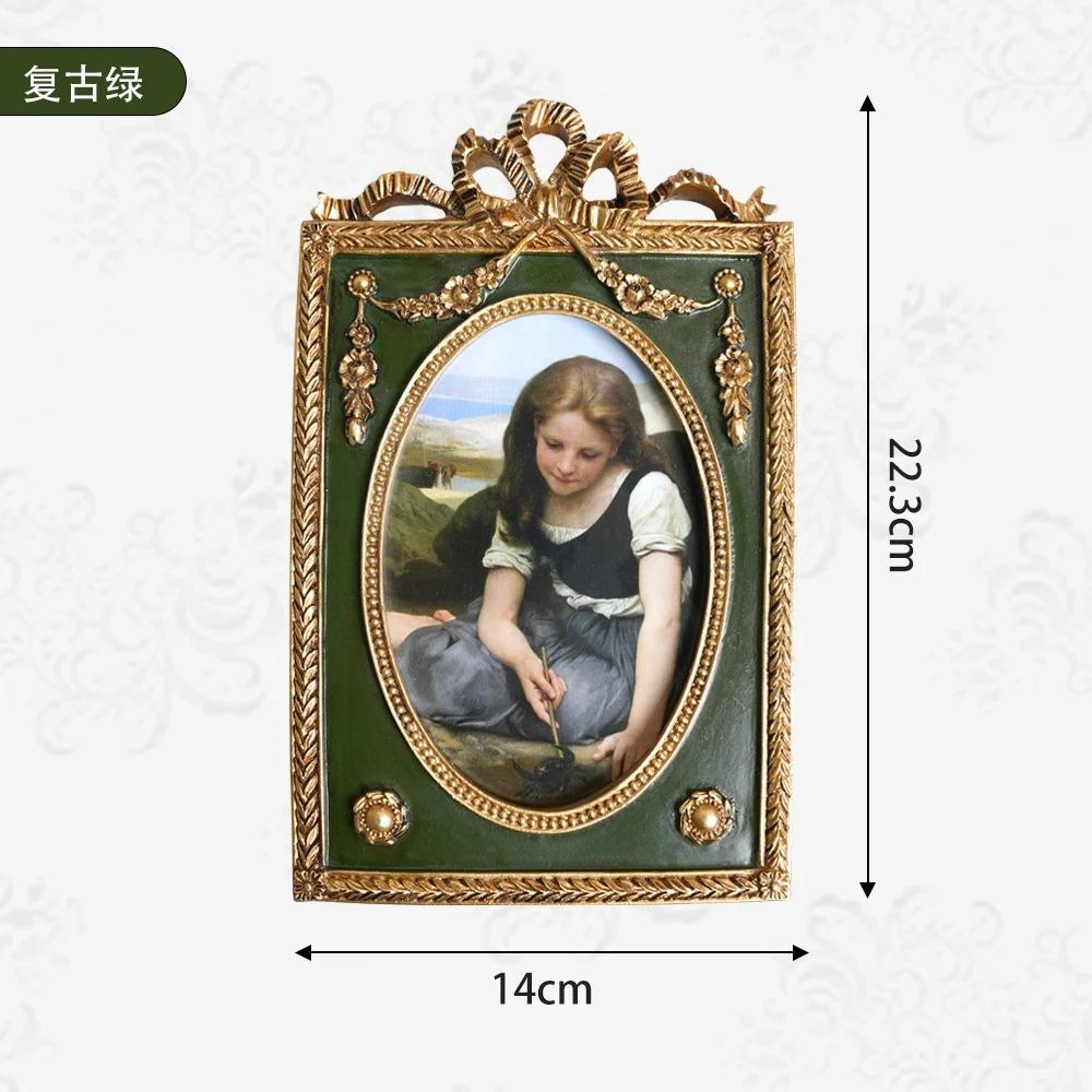 Decorative Vintage 4x6 Picture Frame Golden Carved Photo Frame Home Decor Old Fashioned Photo Frame for Table Or Wall Display