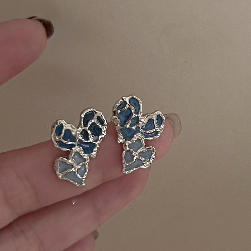 Gold Plated Pearl Flower Stud Earrings - Retro Court Style, Light Luxury, High-End Niche Design for Women