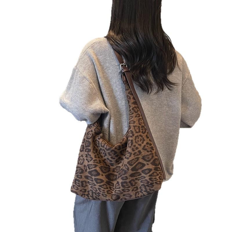 2025 Autumn/Winter Retro Leopard Print Large Capacity Underarm Tote Bag for Women