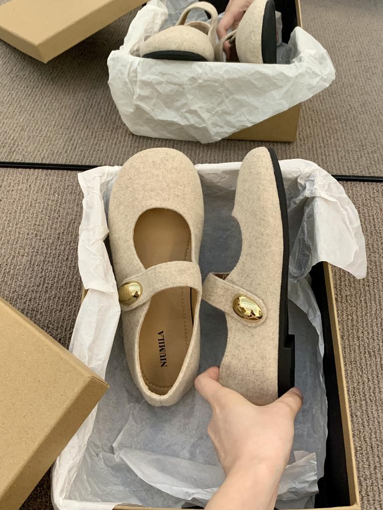 Retro Mori one-word buckle with grandma shoes for women's 2025 new cute round head flat shoes